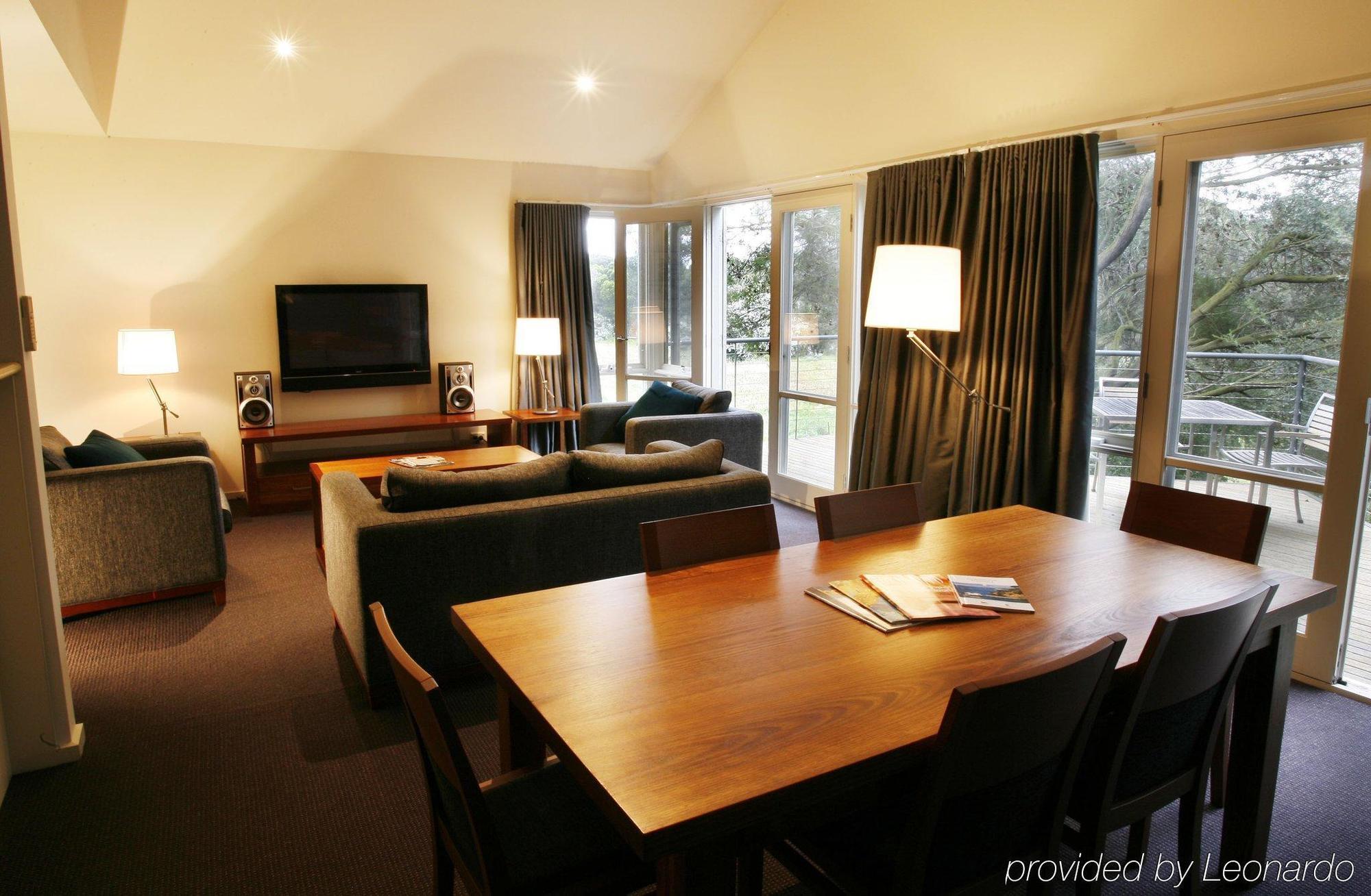 Racv Cape Schanck Resort חדר תמונה A typical apartment at the Falls Creek Resort